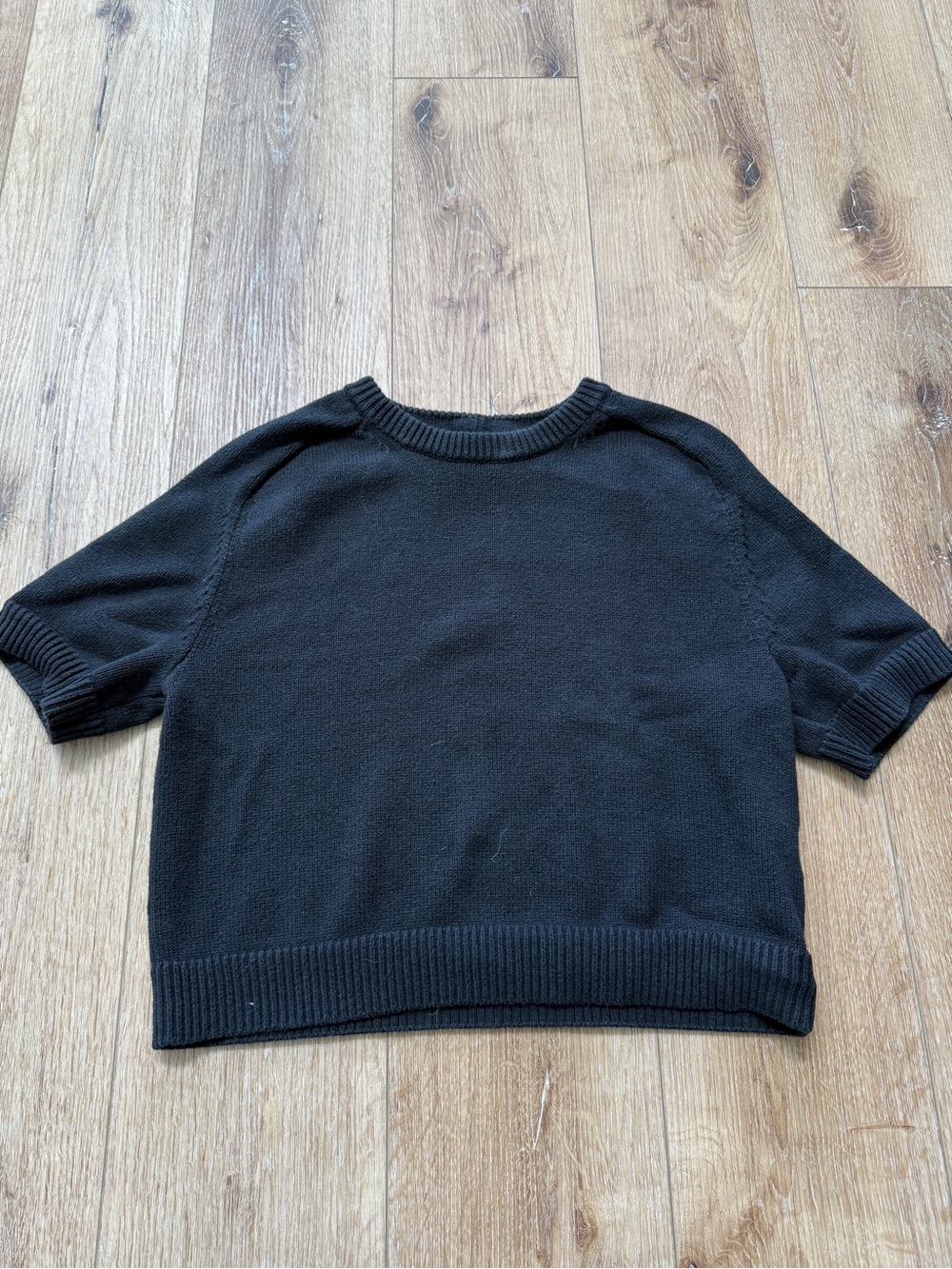 Abercrombie & Fitch Black Madeline Short-Sleeve Crew Knit Sweater